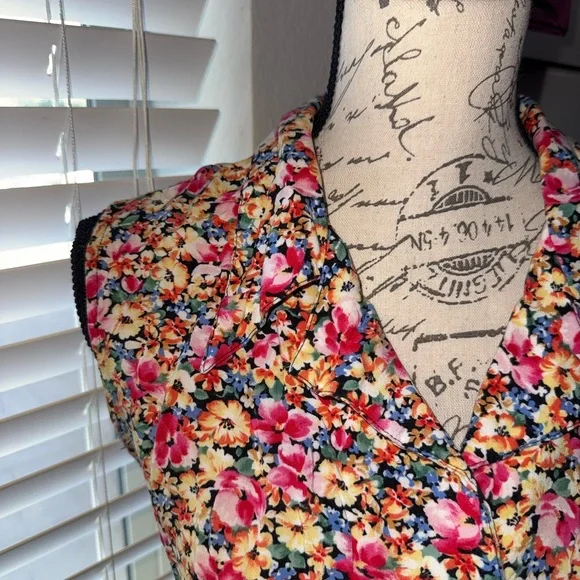 Vintage Express Multicolor Floral Top - Picture 3 of 5